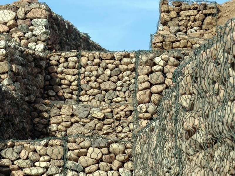 石笼网比刚性结构具备更好的安全稳定性